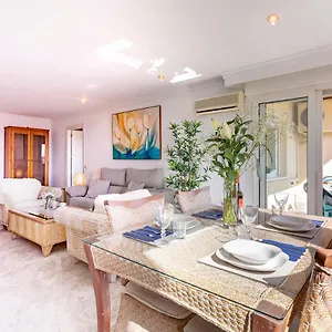apartamento-frente-al-mar-con-increibles-piscinas.1costadelsol.com/